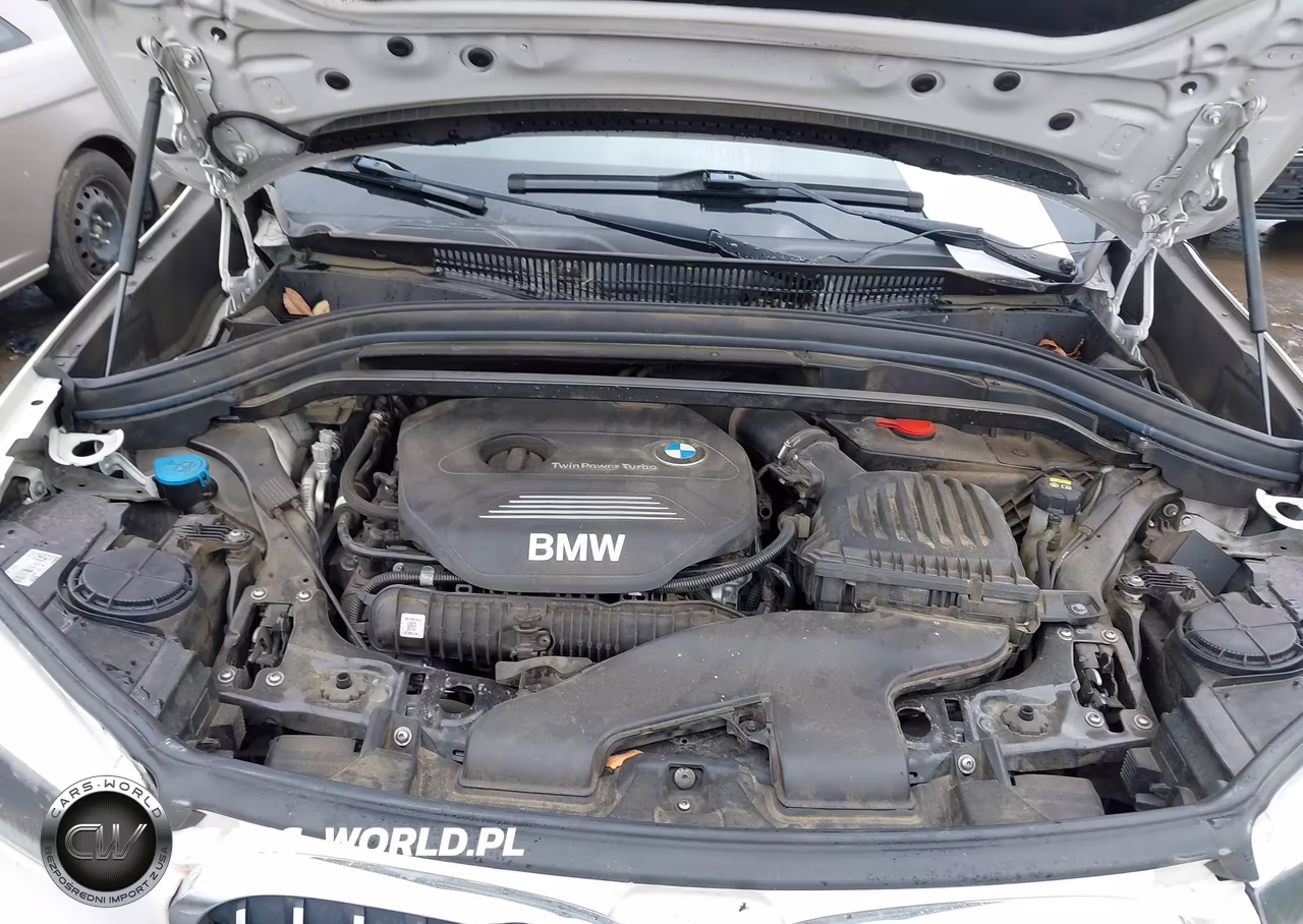 2018 BMW X1 xDrive28I VIN:WBXHT3C33J5K25358 - 10