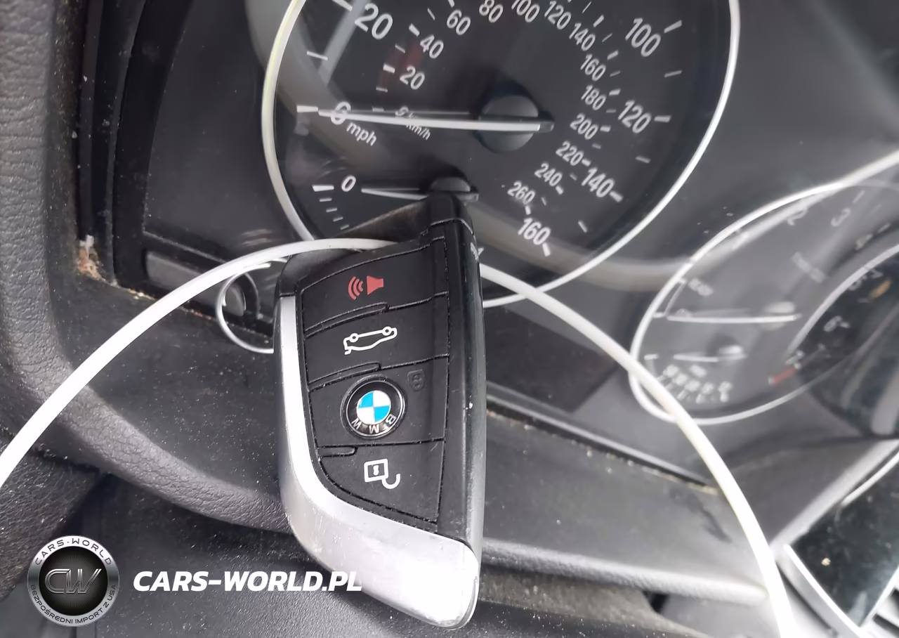 2018 BMW X1 xDrive28I VIN:WBXHT3C33J5K25358 - 11