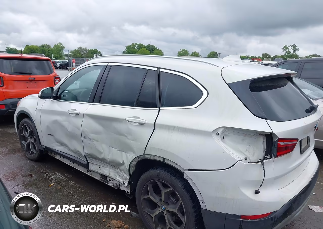 2018 BMW X1 xDrive28I VIN:WBXHT3C33J5K25358 - 14