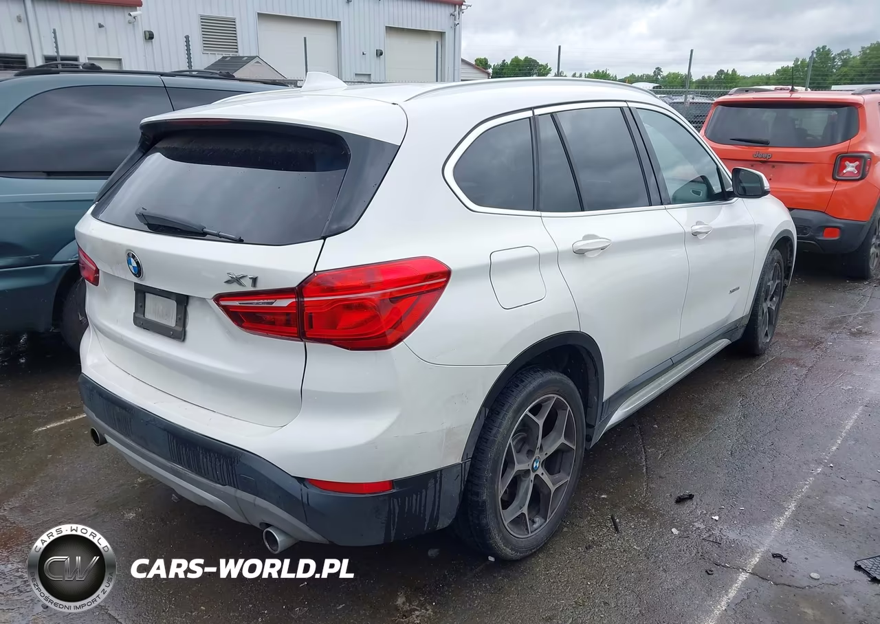 2018 BMW X1 xDrive28I VIN:WBXHT3C33J5K25358 - 4
