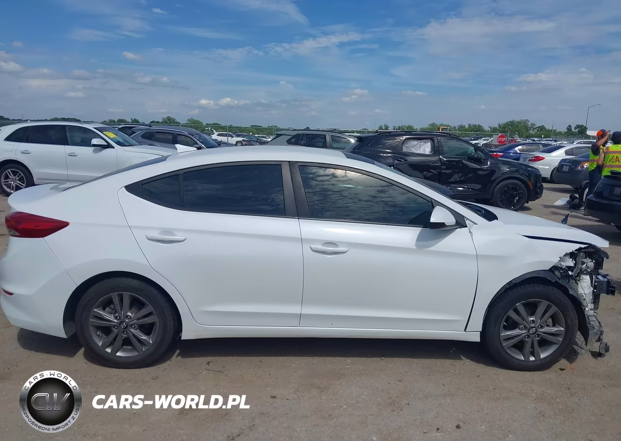 2018 Hyundai Elantra Sel VIN:5NPD84LF7JH232875 - 13