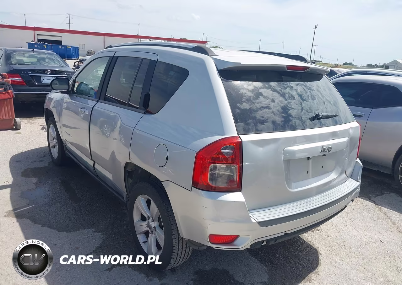 2011 Jeep Compass VIN:1J4NT1FB0BD146724 - 3