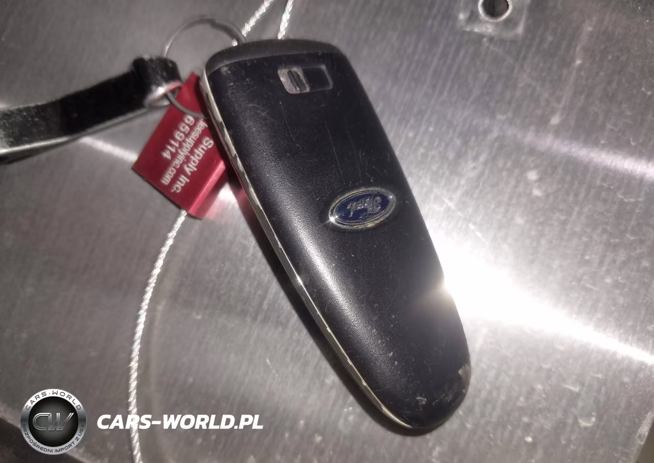 2018 Ford Focus Titanium VIN:1FADP3J27JL250033 - 11