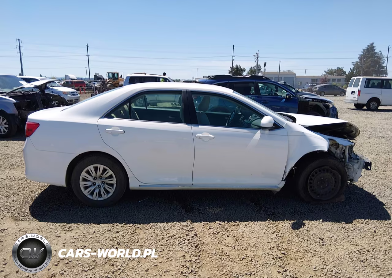 2014 Toyota Camry Le VIN:4T4BF1FK0ER350879 - 14