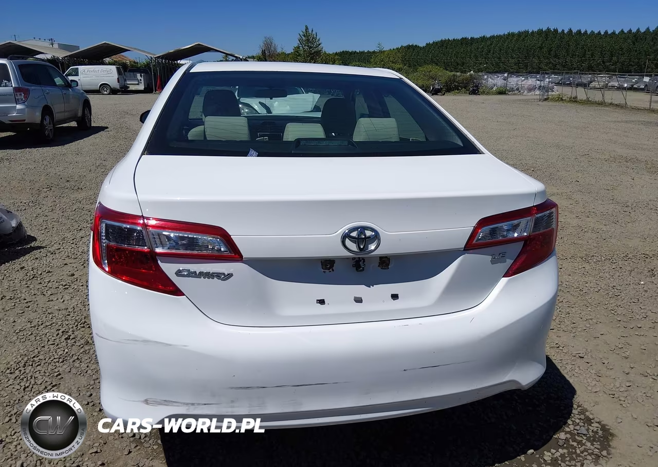 2014 Toyota Camry Le VIN:4T4BF1FK0ER350879 - 17