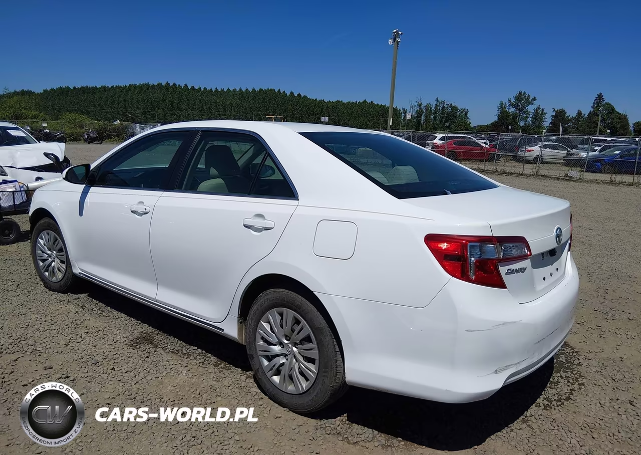2014 Toyota Camry Le VIN:4T4BF1FK0ER350879 - 3