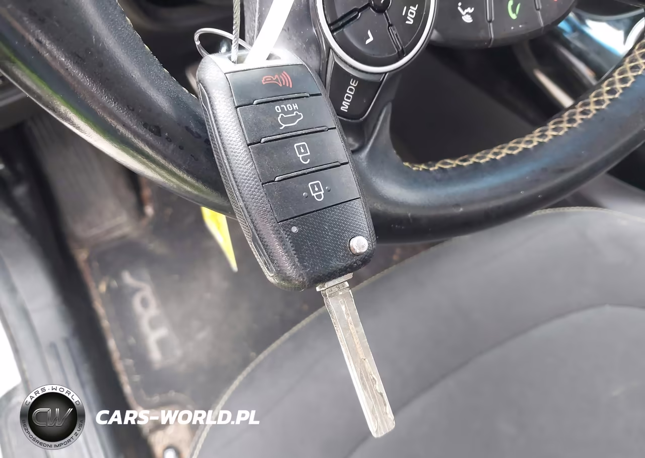 2016 Kia Soul + VIN:KNDJP3A57G7345880 - 11