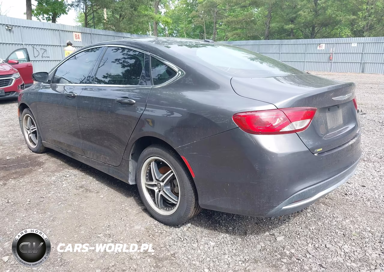 2015 Chrysler 200 Limited VIN:1C3CCCABXFN658575 - 3