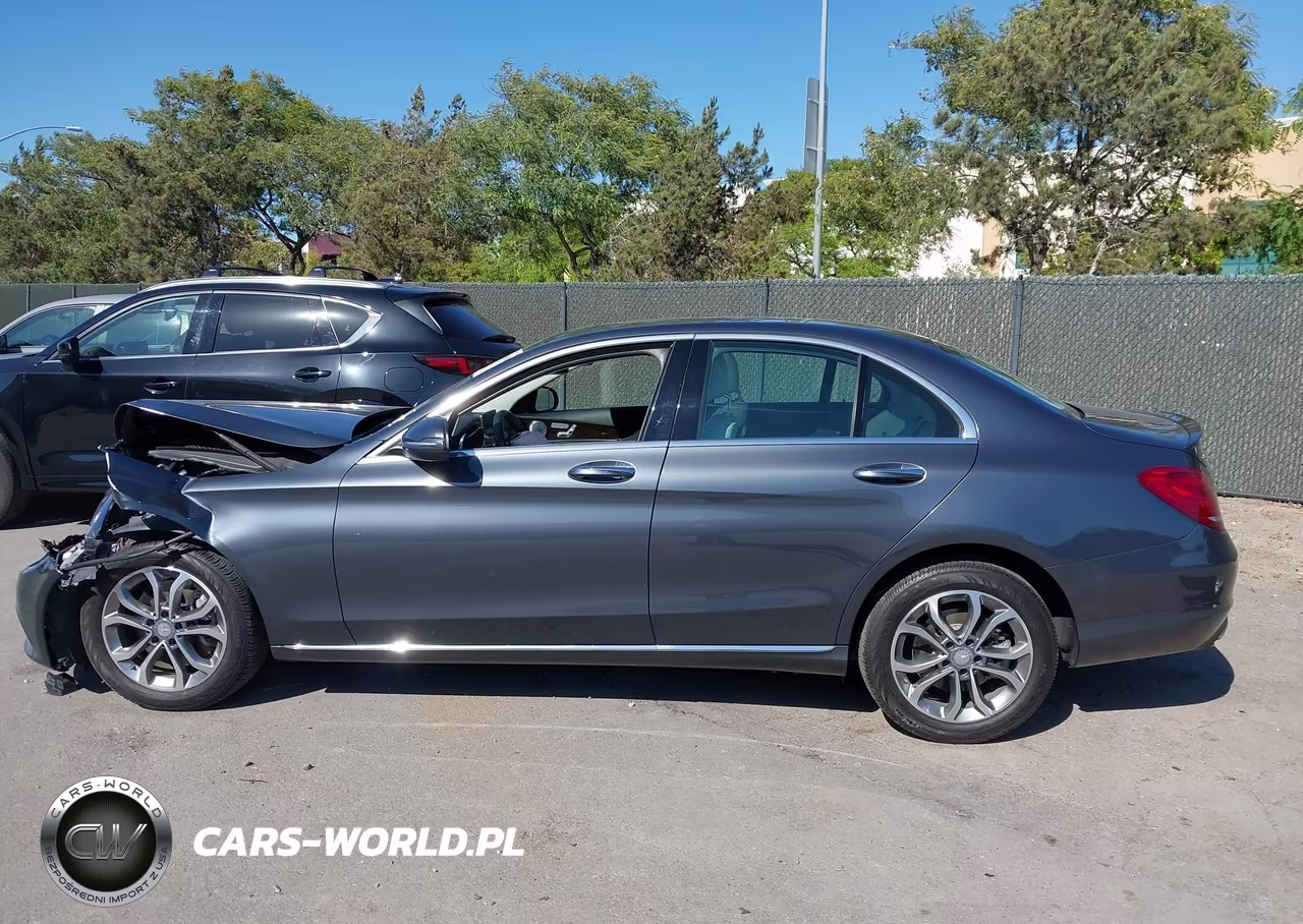 2016 Mercedes-Benz C-Class C 300 VIN:55SWF4KB8GU135056 - 14