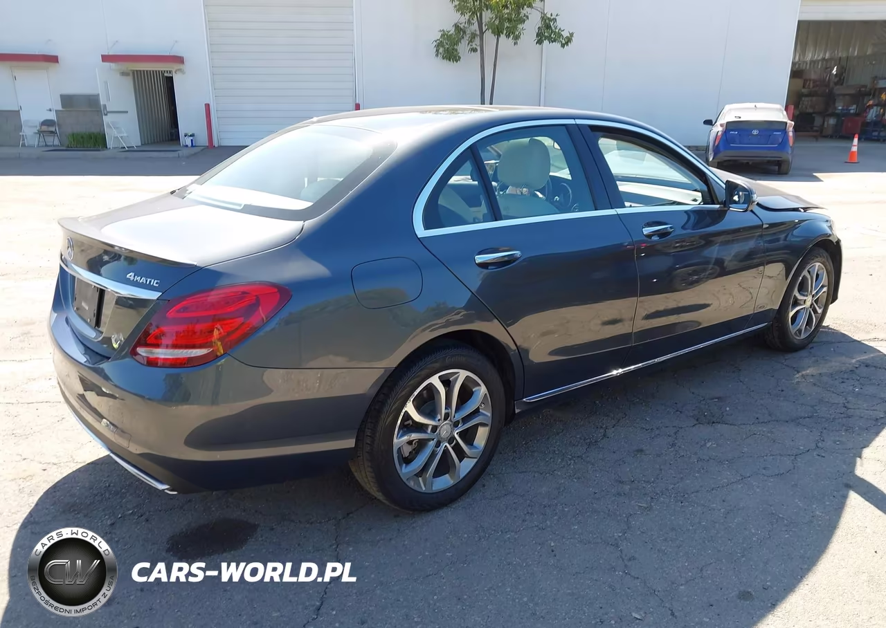 2016 Mercedes-Benz C-Class C 300 VIN:55SWF4KB8GU135056 - 4