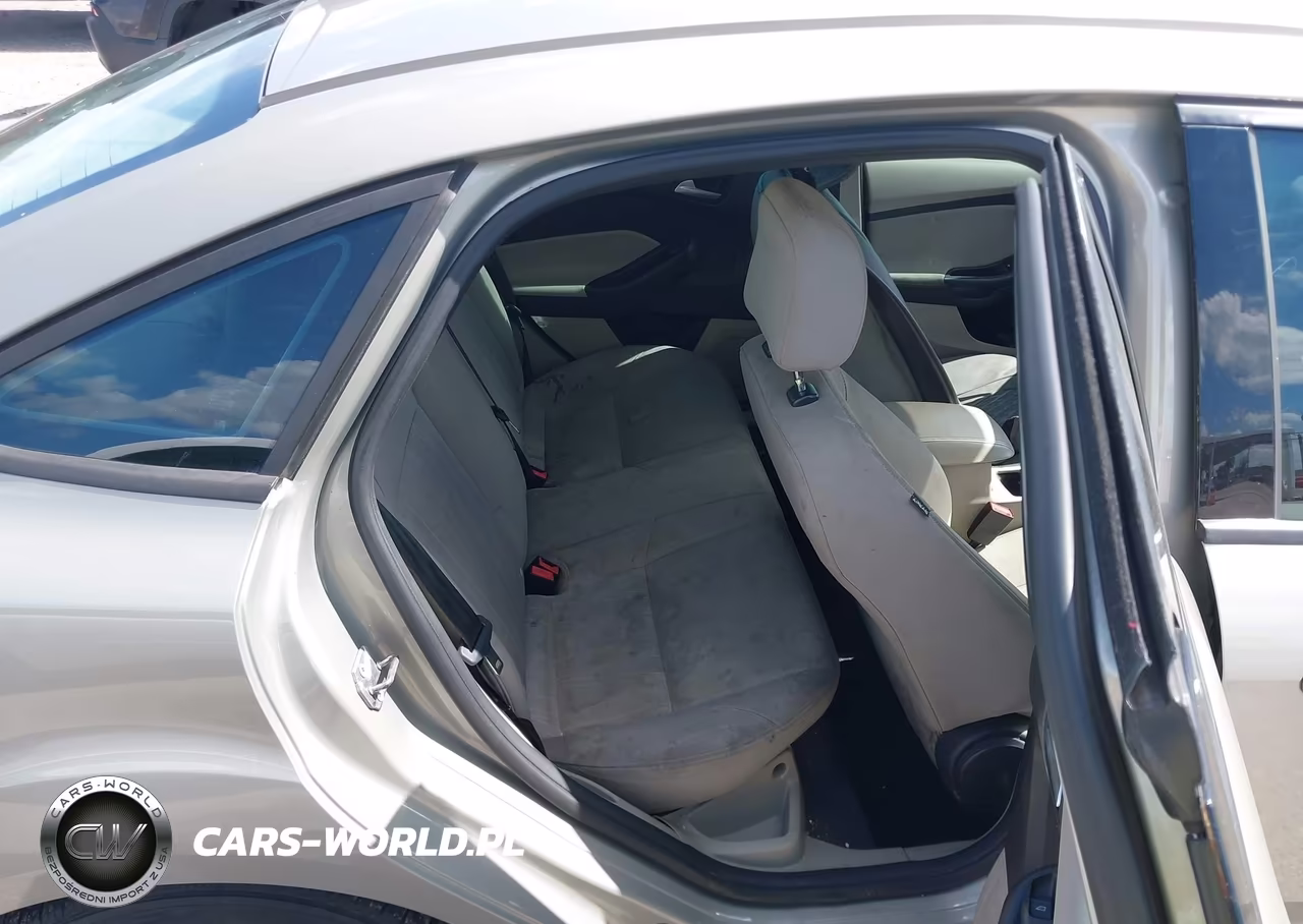 2015 Ford Focus Se VIN:1FADP3F27FL279967 - 8