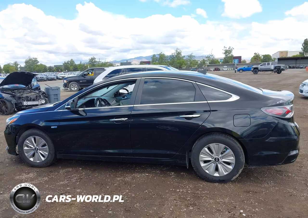 2018 Hyundai Sonata Hybrid Se VIN:KMHE24L39JA083660 - 14