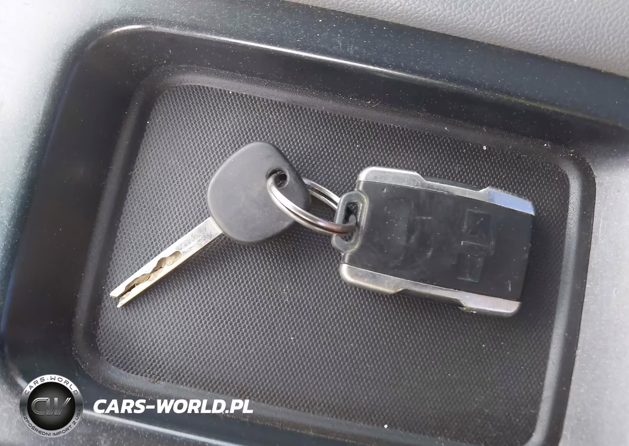 2018 Chevrolet Silverado 1500 Wt VIN:1GCNCNEHXJZ320190 - 11