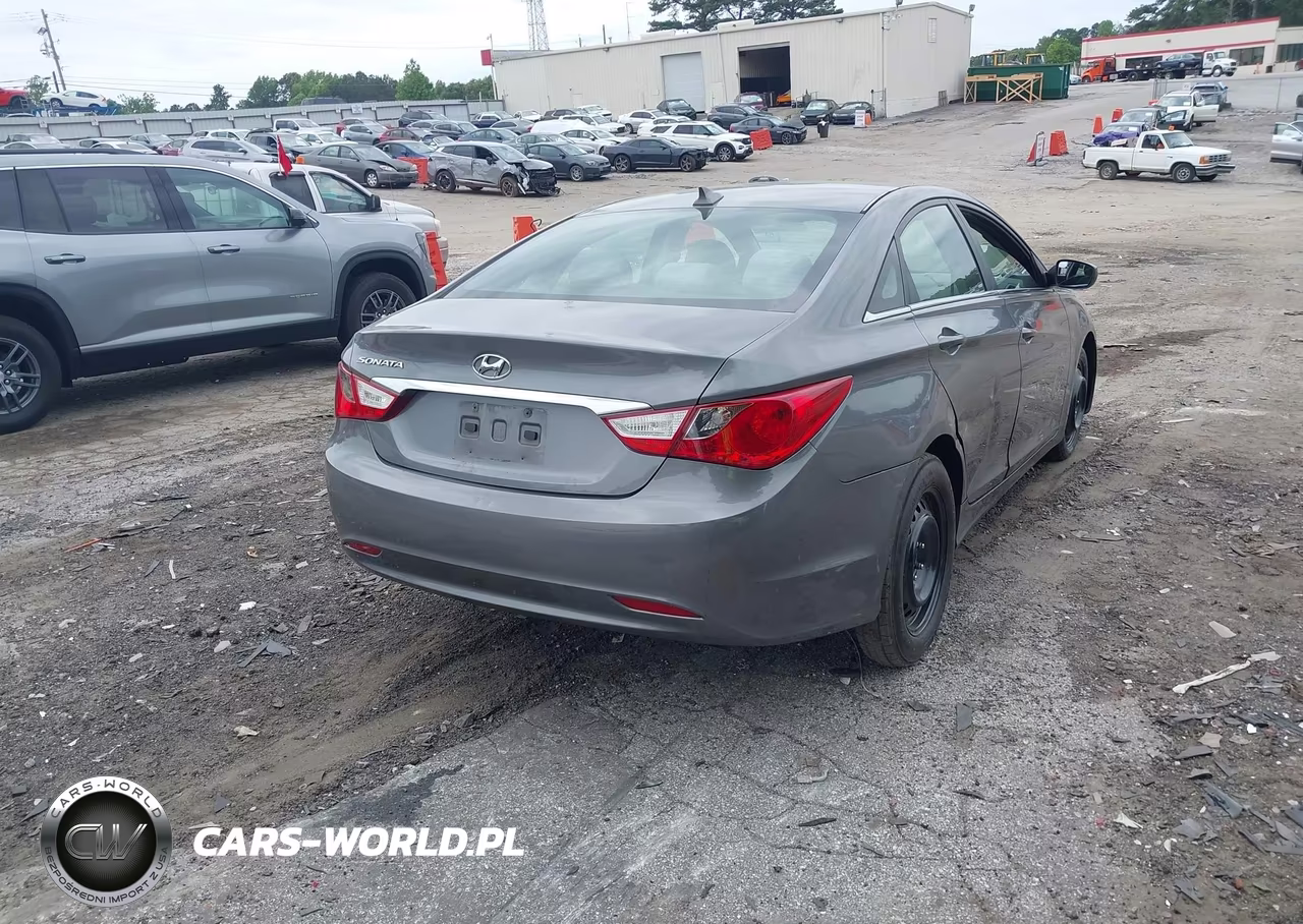 2013 Hyundai Sonata Gls VIN:5NPEB4AC7DH749404 - 4