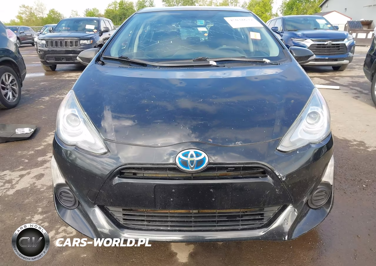 2015 Toyota Prius C Two VIN:JTDKDTB3XF1103077 - 11