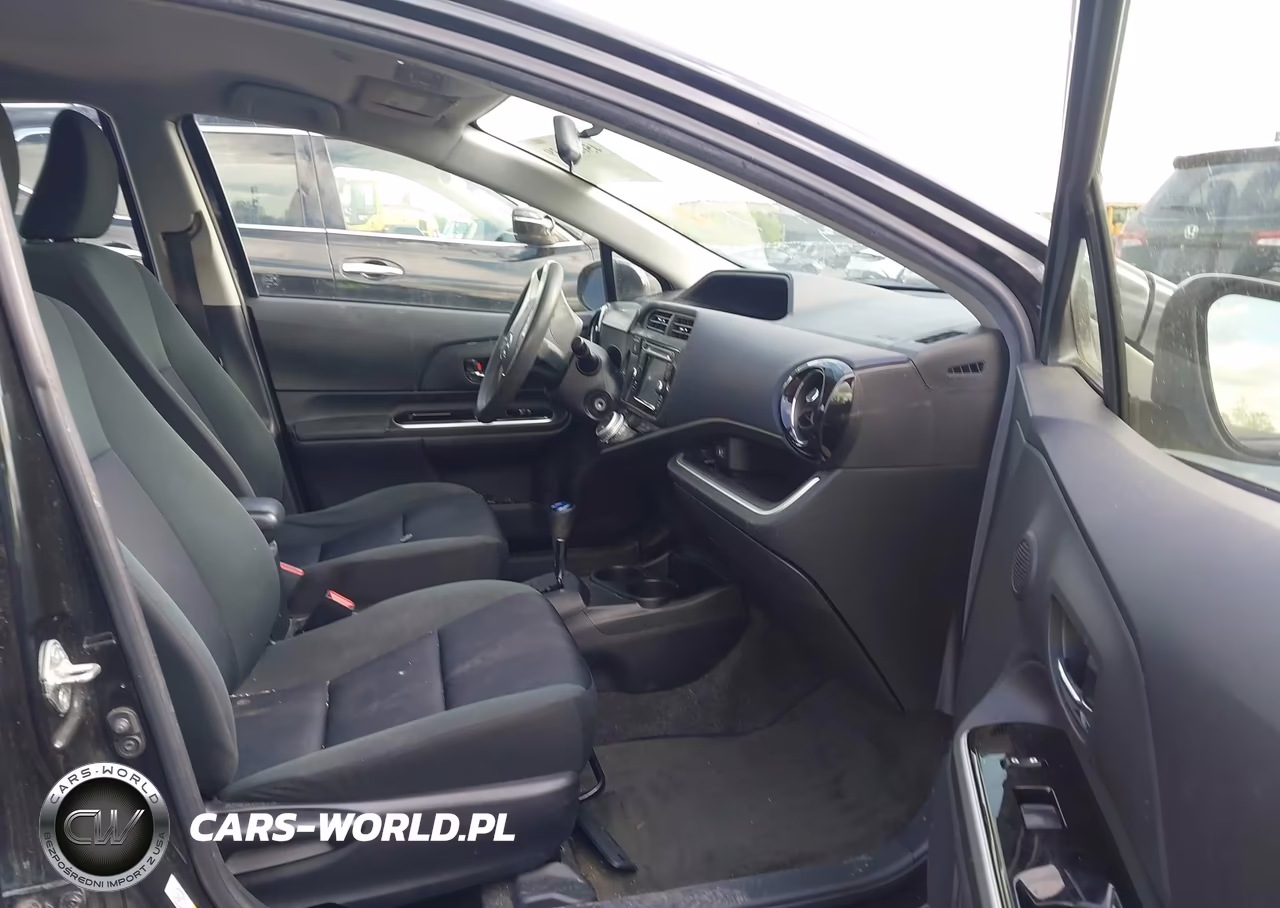2015 Toyota Prius C Two VIN:JTDKDTB3XF1103077 - 5