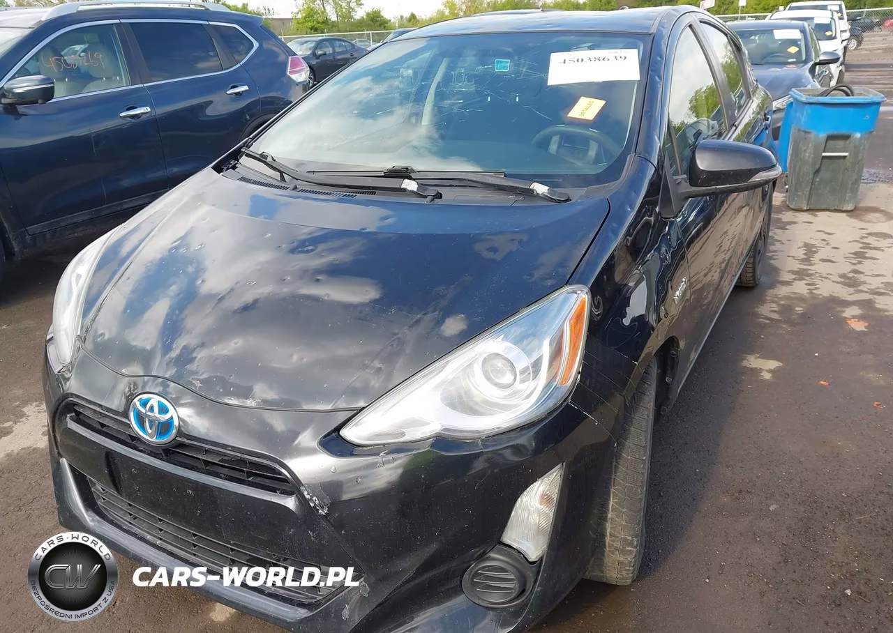 2015 Toyota Prius C Two VIN:JTDKDTB3XF1103077 - 6
