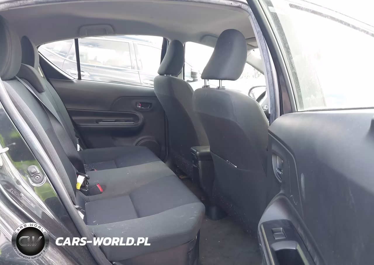 2015 Toyota Prius C Two VIN:JTDKDTB3XF1103077 - 8