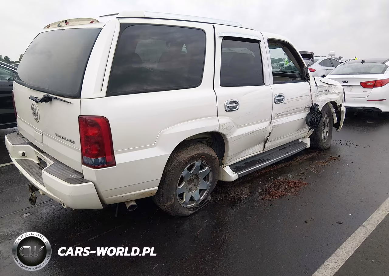 2003 Cadillac Escalade Standard VIN:1GYEC63TX3R310057 - 4