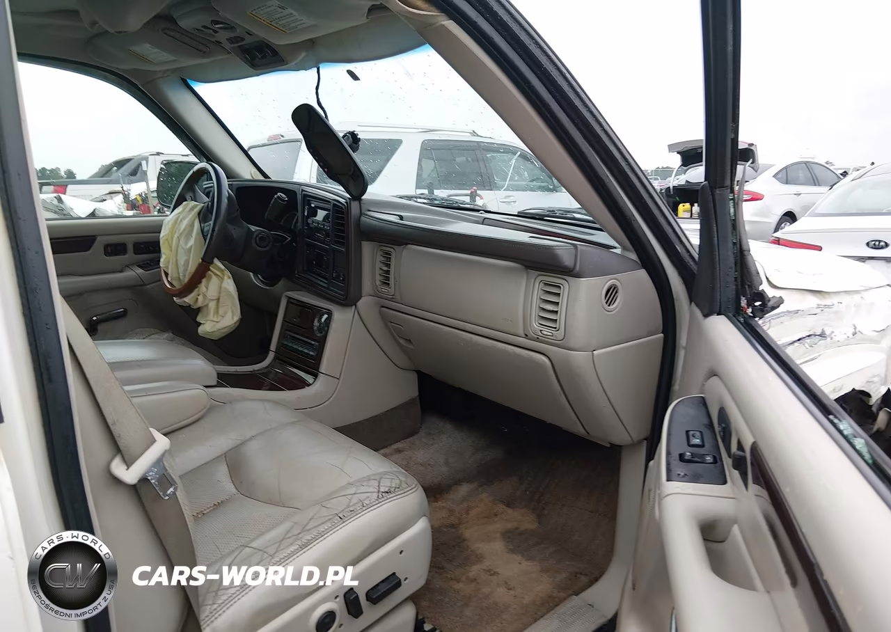 2003 Cadillac Escalade Standard VIN:1GYEC63TX3R310057 - 5
