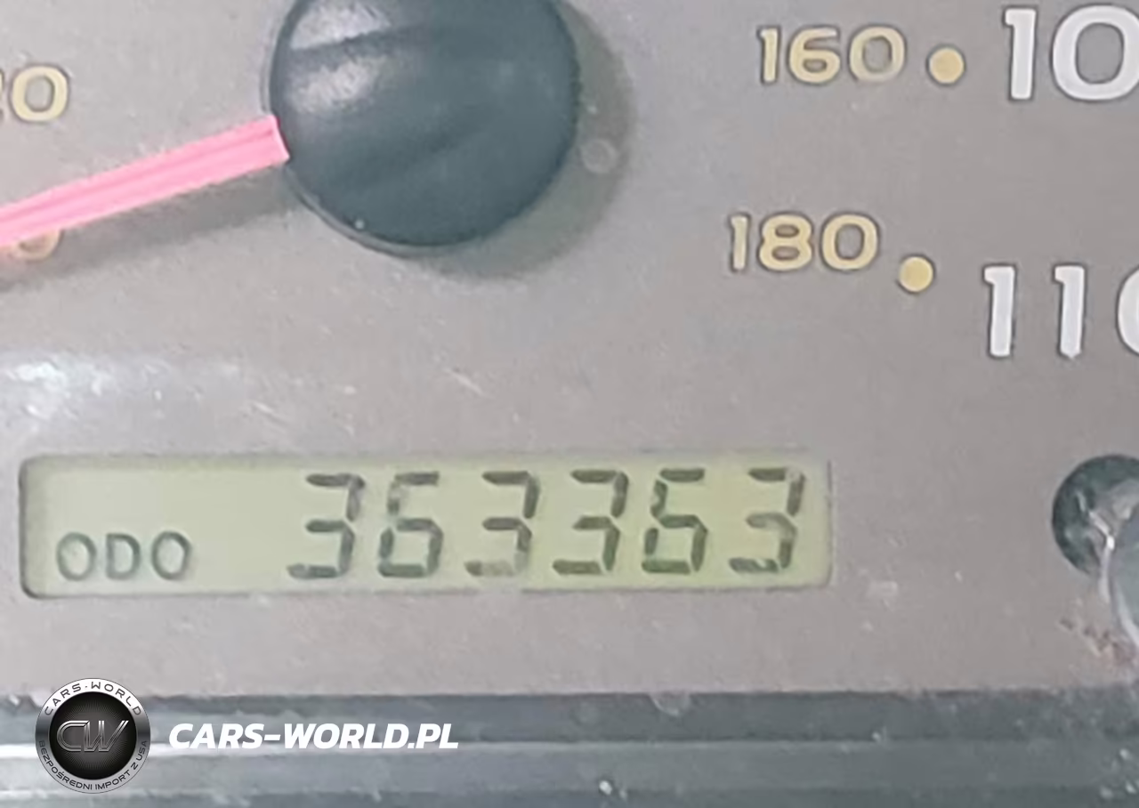 2002 Toyota Sequoia Limited V8 VIN:5TDZT38A12S106678 - 16