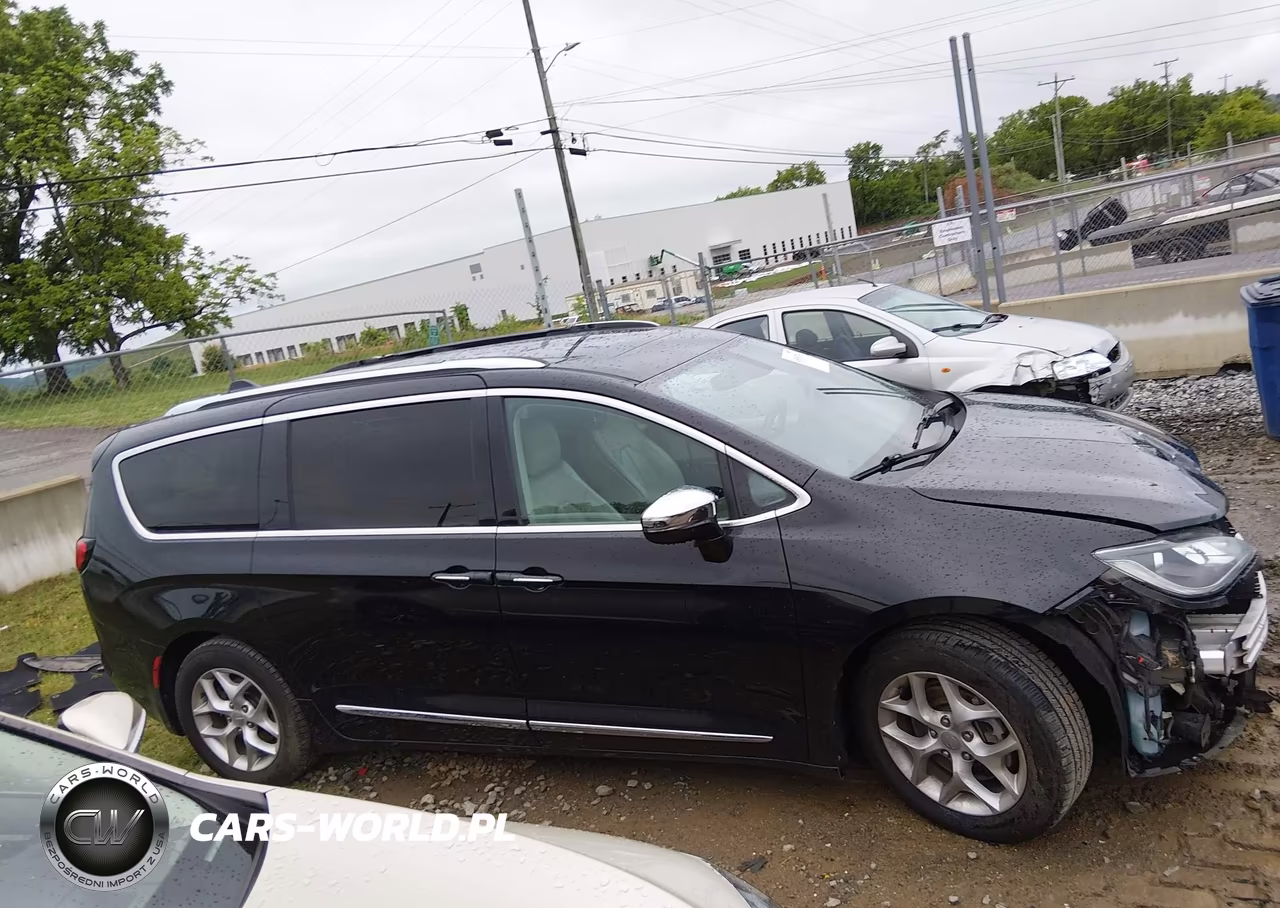 2019 Chrysler Pacifica Limited VIN:2C4RC1GG0KR731561 - 13