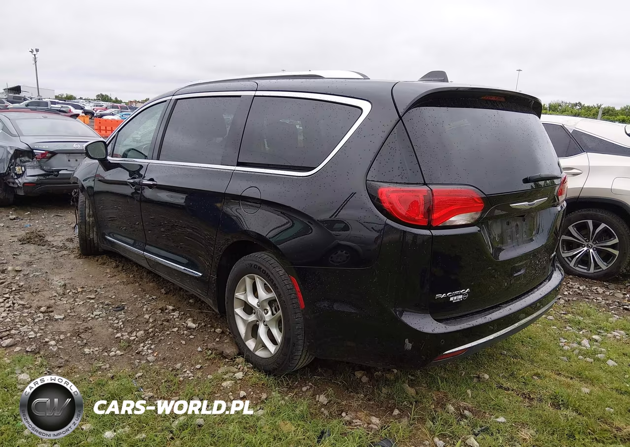 2019 Chrysler Pacifica Limited VIN:2C4RC1GG0KR731561 - 3