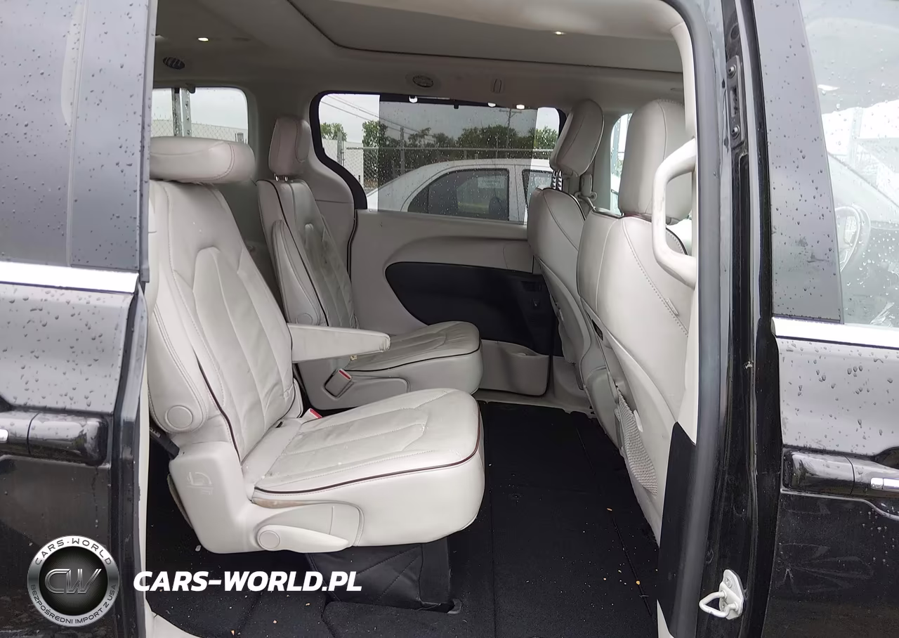 2019 Chrysler Pacifica Limited VIN:2C4RC1GG0KR731561 - 8