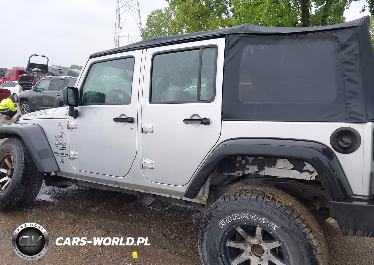 2010 Jeep Wrangler Unlimited Sport VIN:1J4BA3H17AL144711 - 14