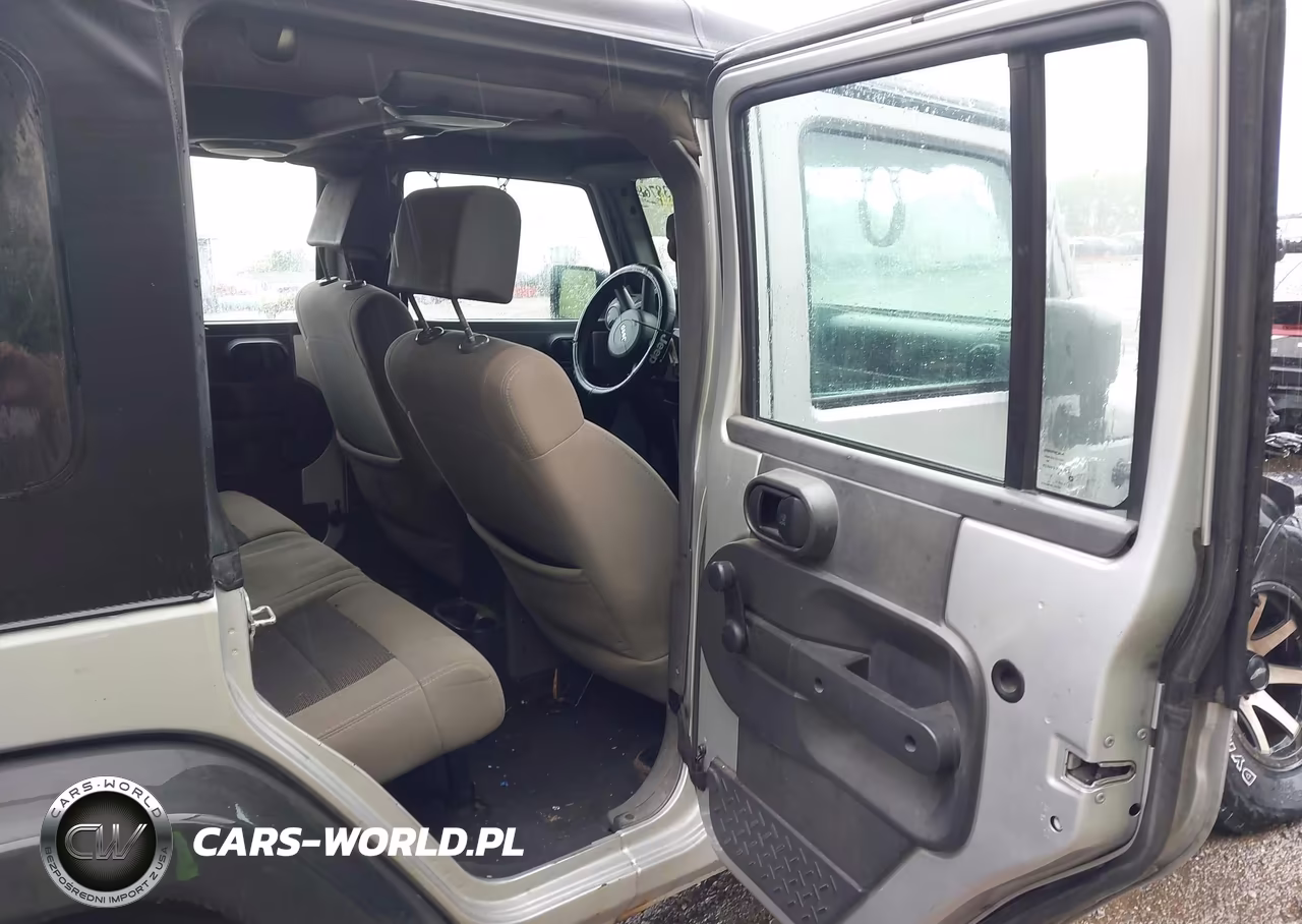 2010 Jeep Wrangler Unlimited Sport VIN:1J4BA3H17AL144711 - 8