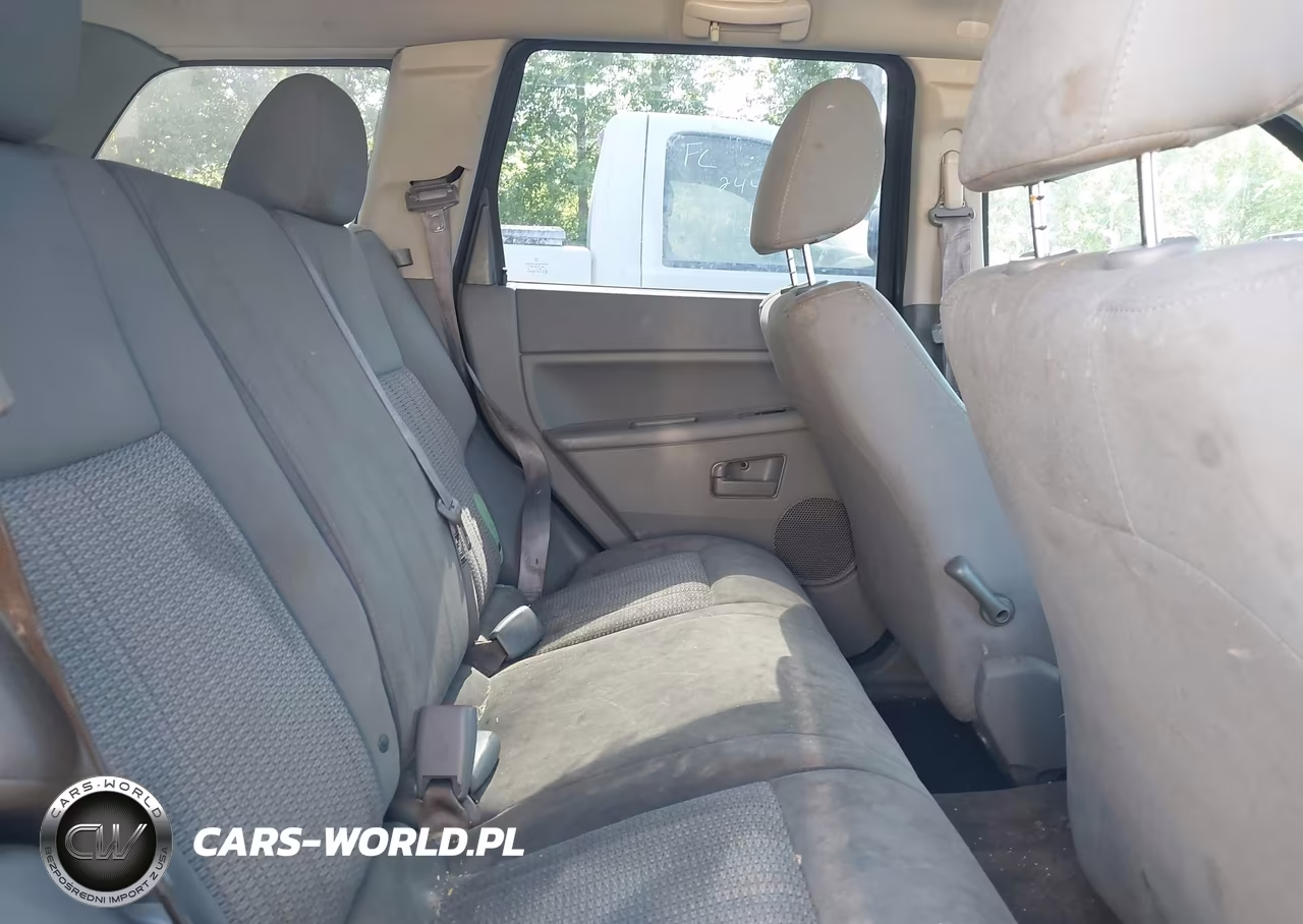 2007 Jeep Grand Cherokee Laredo VIN:1J8GS48K37C515372 - 8