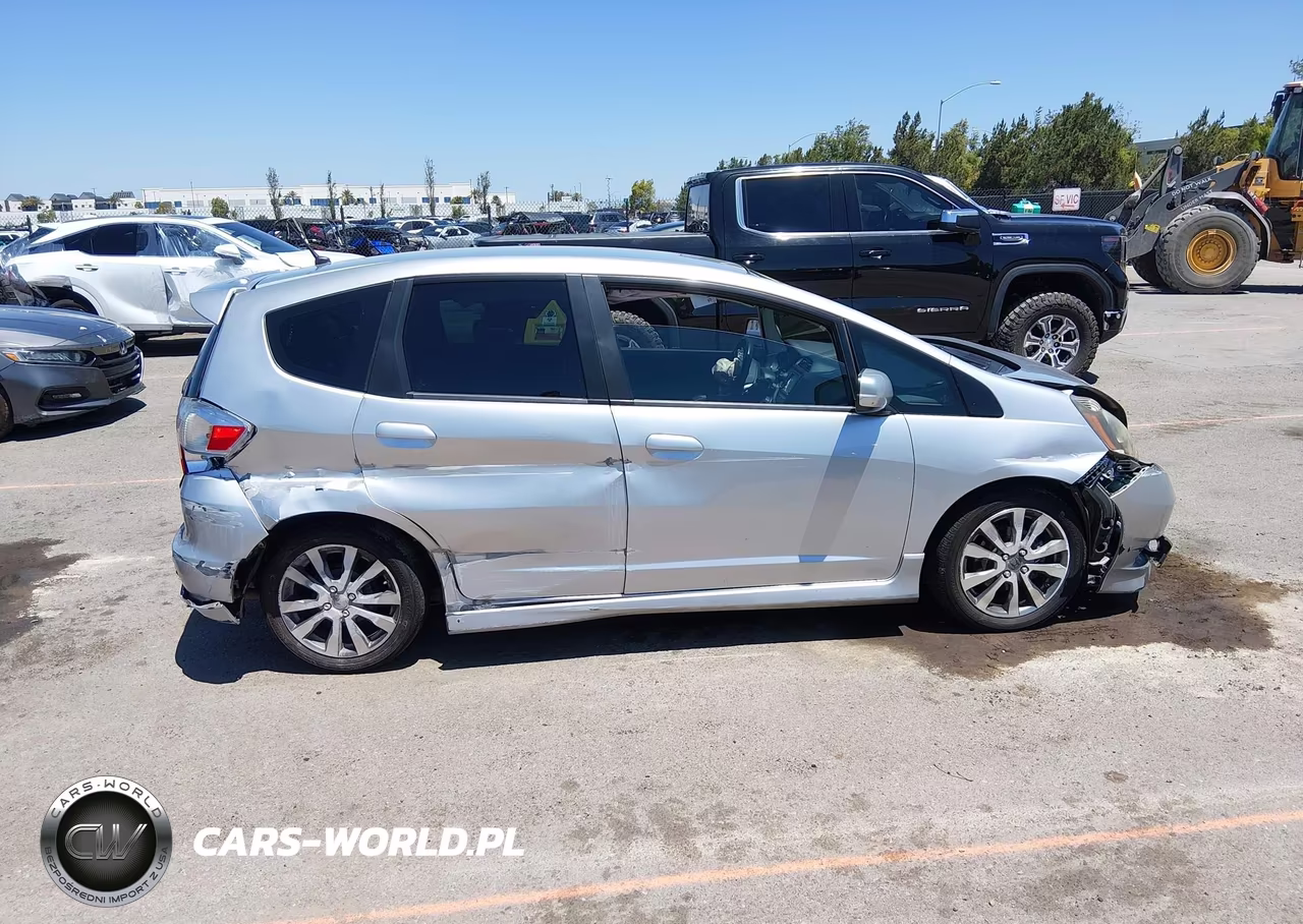 2012 Honda Fit Sport VIN:JHMGE8H6XCC022872 - 13