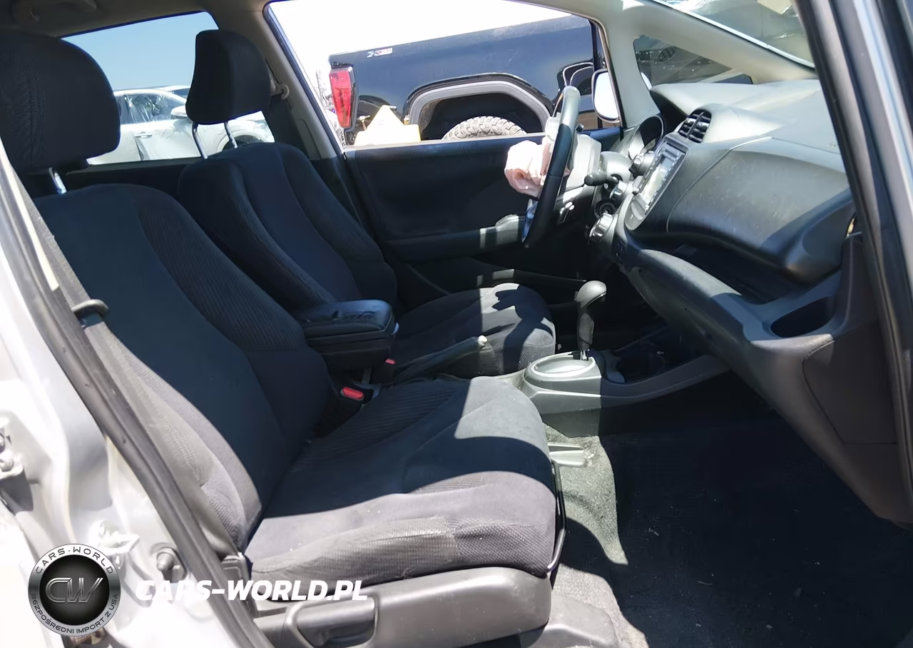 2012 Honda Fit Sport VIN:JHMGE8H6XCC022872 - 5