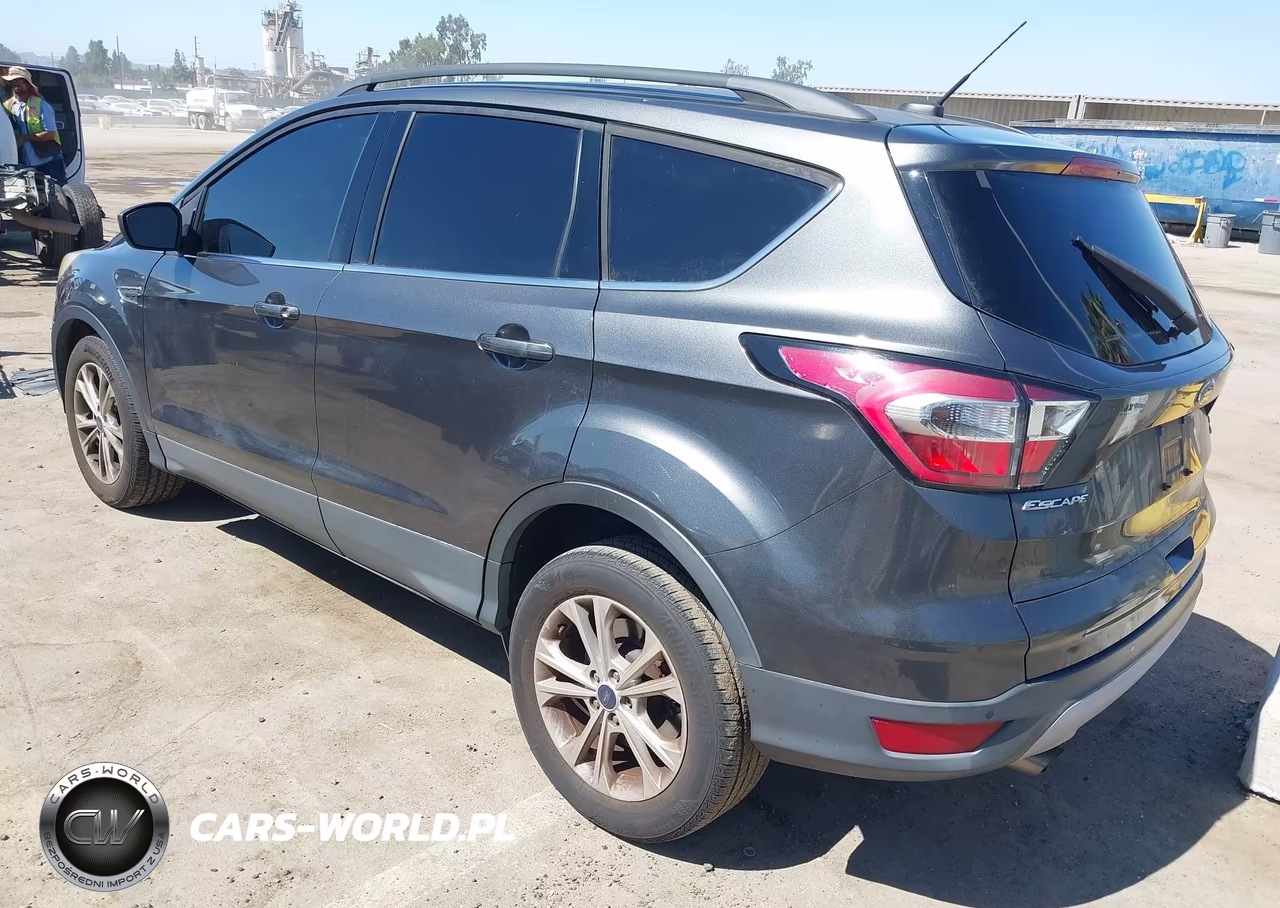 2017 Ford Escape Se VIN:1FMCU0GD2HUC28172 - 3