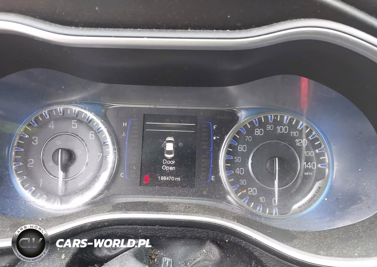 2015 Chrysler 200 Limited VIN:1C3CCCAB9FN744475 - 7