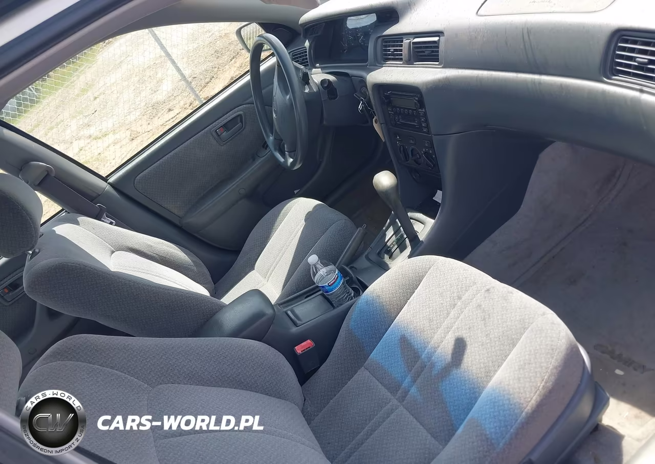 2001 Toyota Camry Le VIN:4T1BG22KX1U086146 - 5