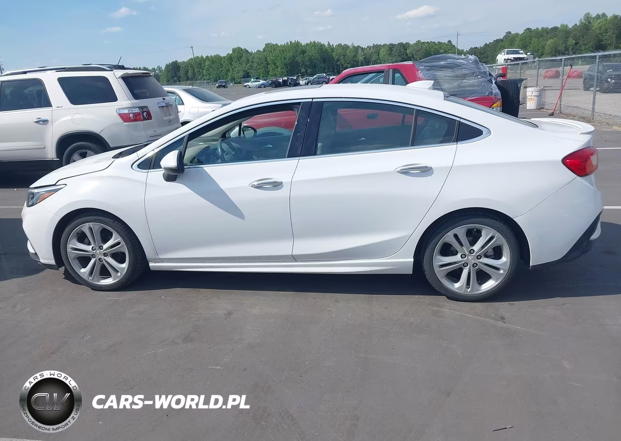 2018 Chevrolet Cruze Premier Auto VIN:1G1BF5SM4J7143815 - 15