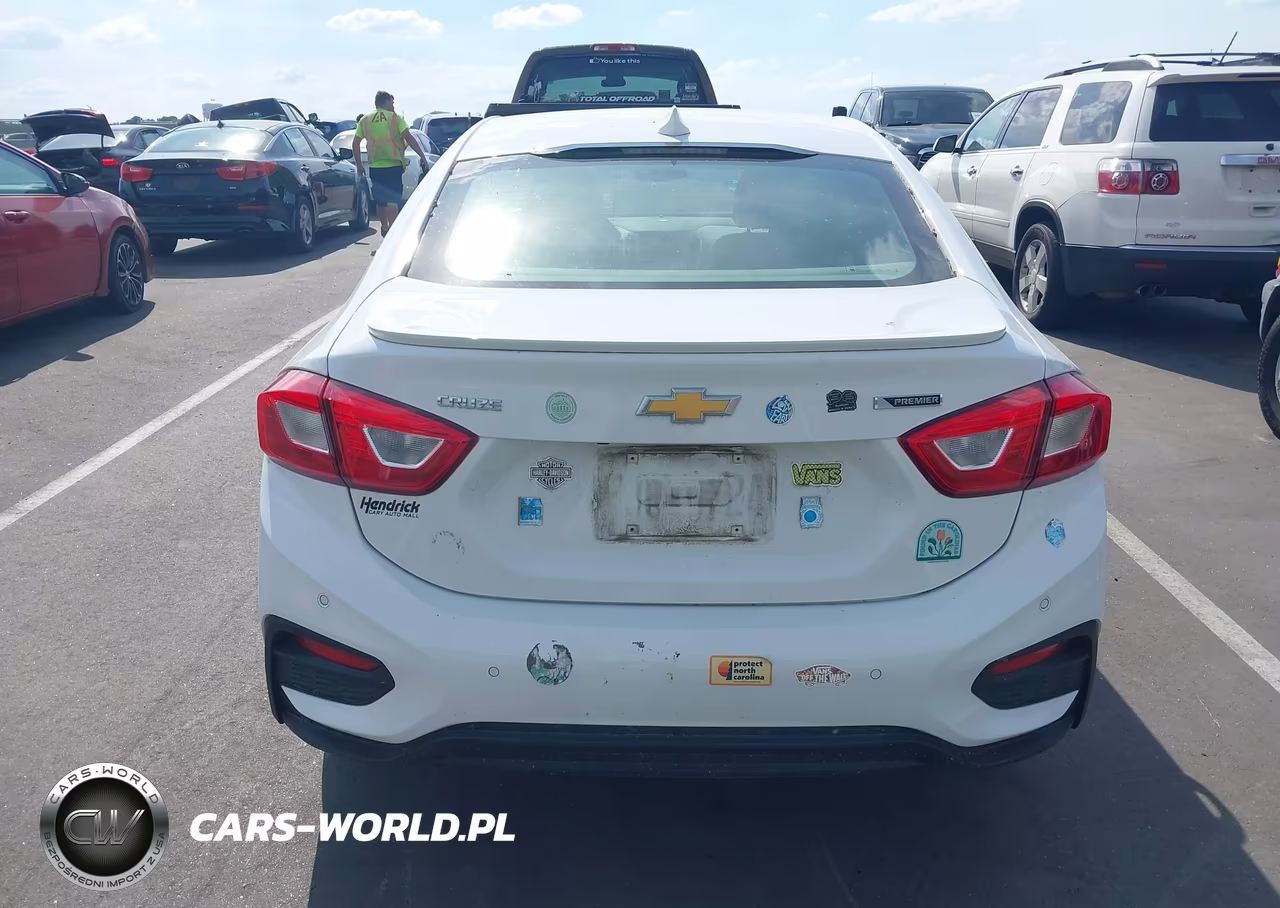 2018 Chevrolet Cruze Premier Auto VIN:1G1BF5SM4J7143815 - 17