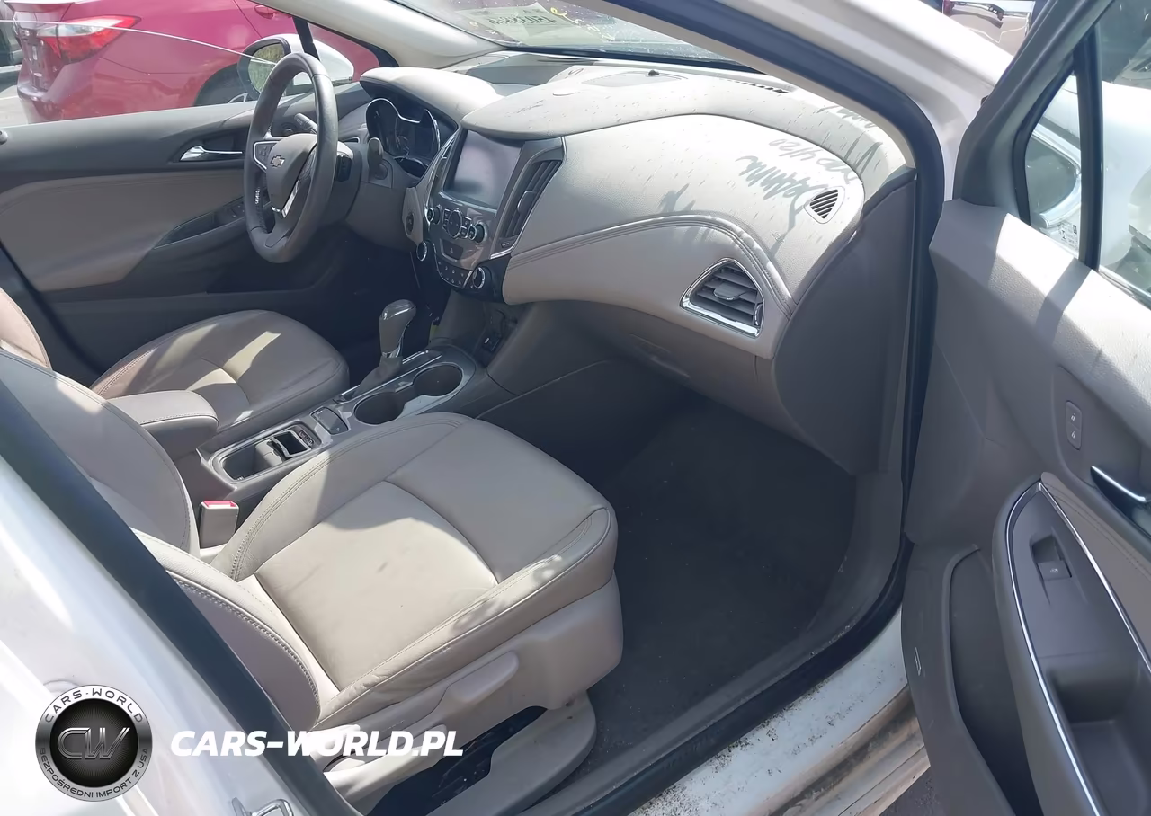 2018 Chevrolet Cruze Premier Auto VIN:1G1BF5SM4J7143815 - 5
