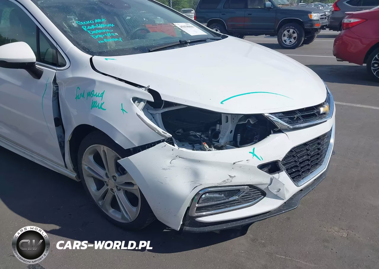 2018 Chevrolet Cruze Premier Auto VIN:1G1BF5SM4J7143815 - 6