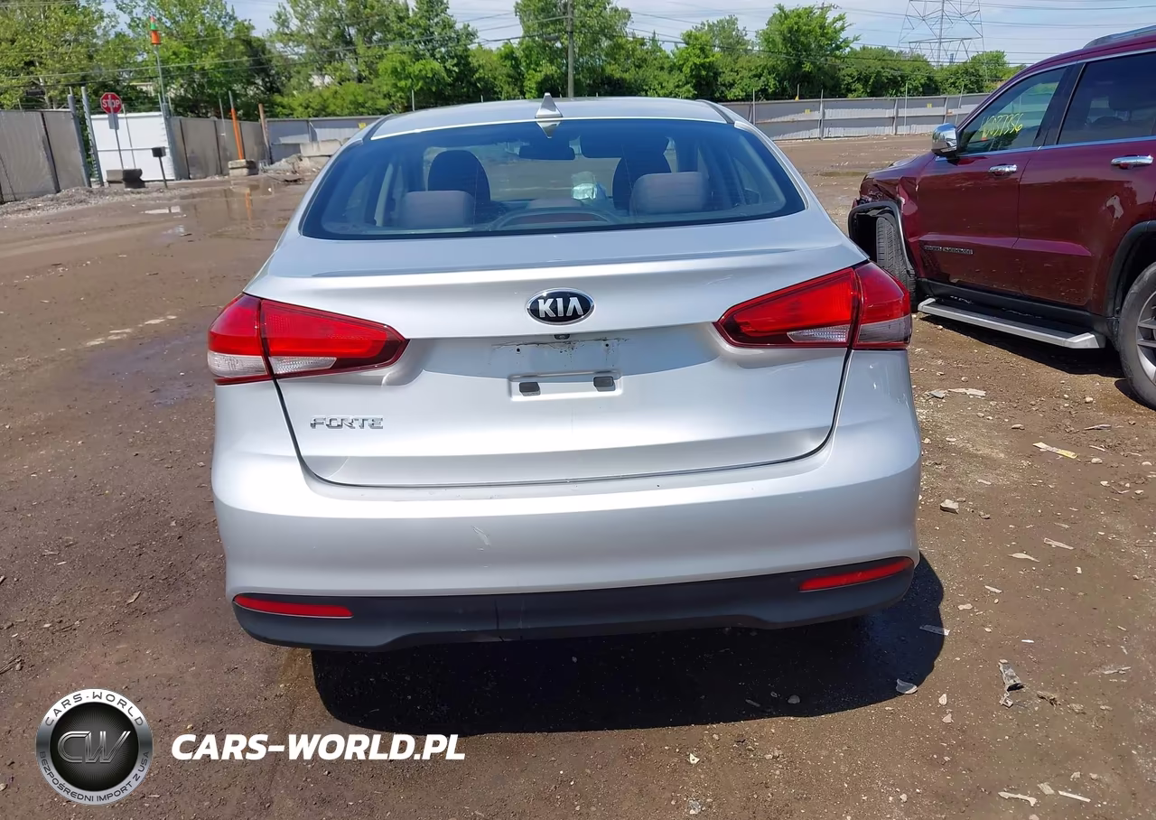 2018 Kia Forte Lx VIN:3KPFL4A78JE202744 - 16