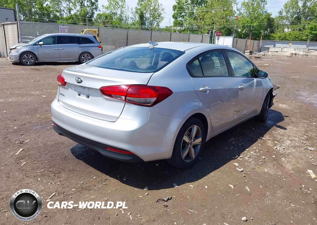 2018 Kia Forte Lx VIN:3KPFL4A78JE202744 - 4