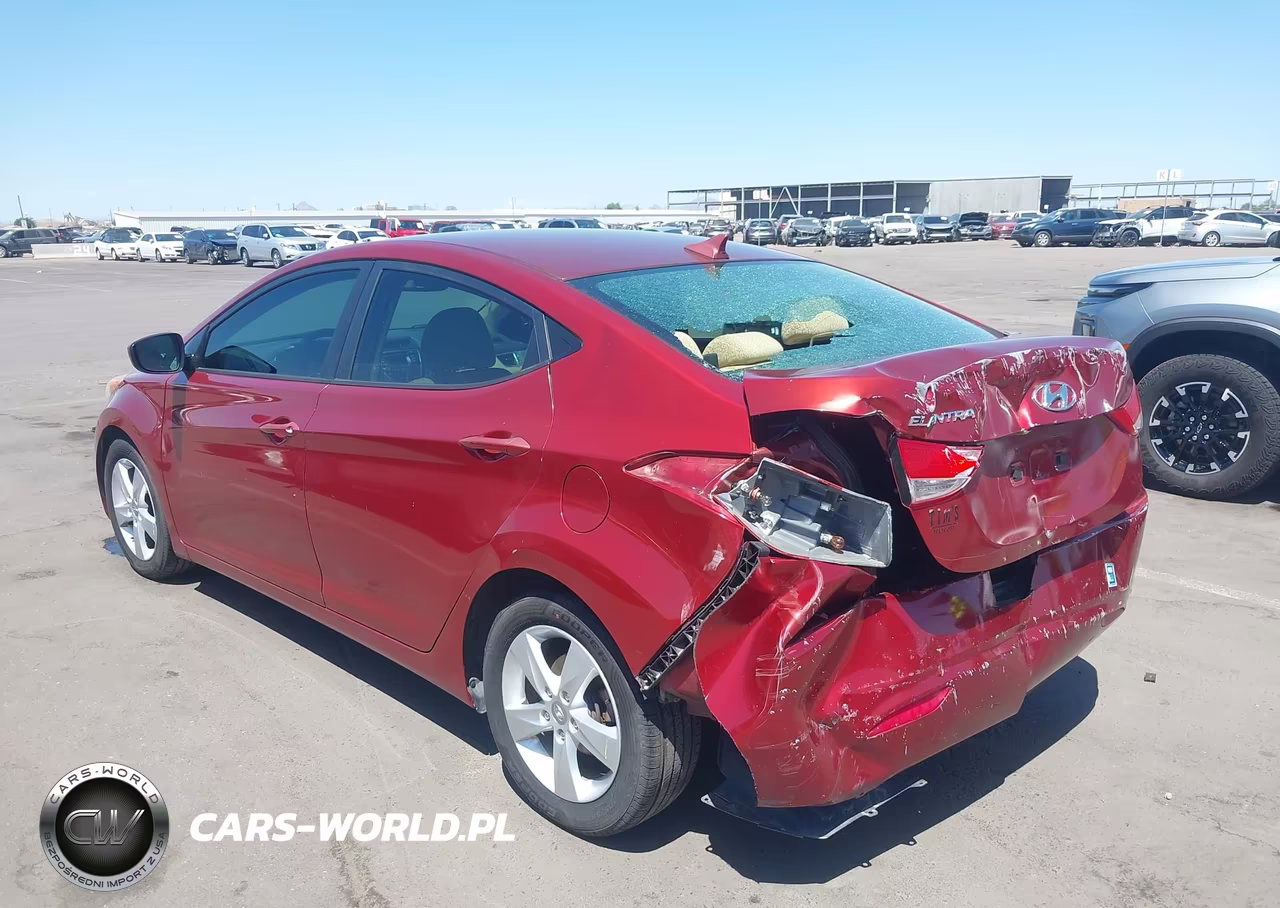 2013 Hyundai Elantra Gls VIN:5NPDH4AE8DH241616 - 3