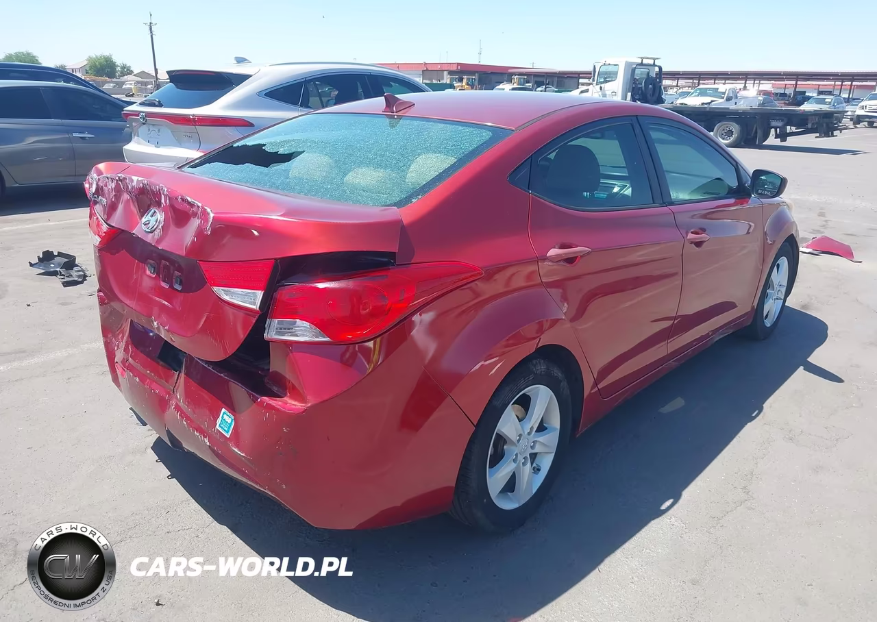 2013 Hyundai Elantra Gls VIN:5NPDH4AE8DH241616 - 4