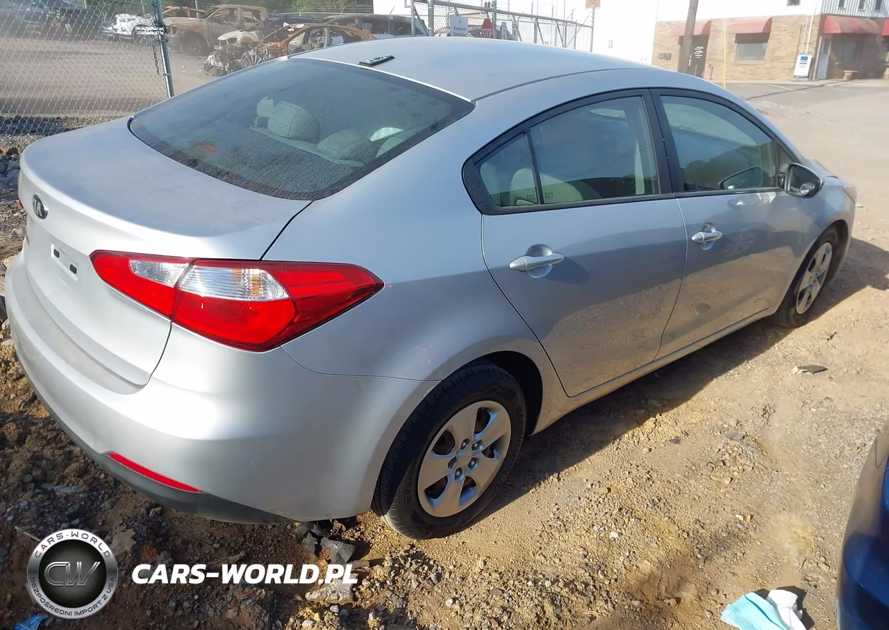 2016 Kia Forte Lx VIN:KNAFK4A61G5456579 - 4