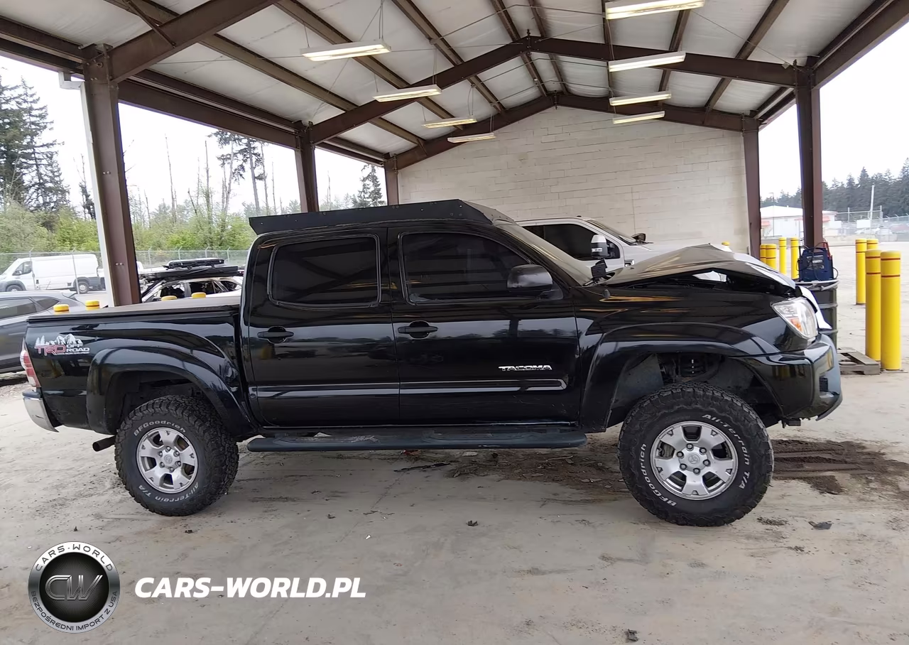 2015 Toyota Tacoma Base V6 VIN:3TMLU4EN0FM170071 - 13