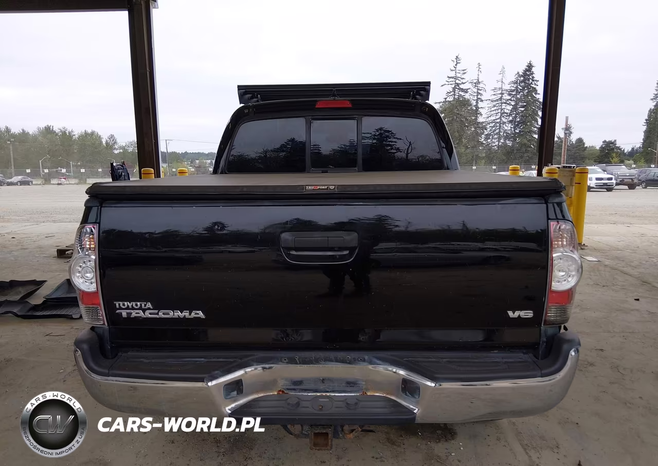 2015 Toyota Tacoma Base V6 VIN:3TMLU4EN0FM170071 - 16