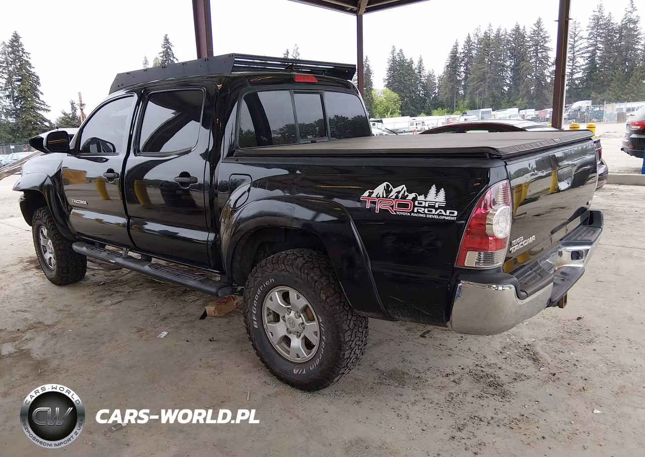 2015 Toyota Tacoma Base V6 VIN:3TMLU4EN0FM170071 - 3