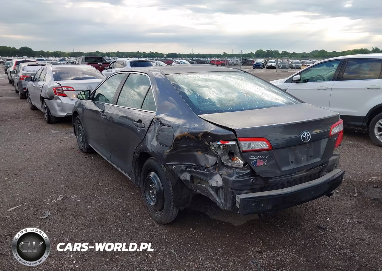 2014 Toyota Camry Le VIN:4T4BF1FK0ER391657 - 3