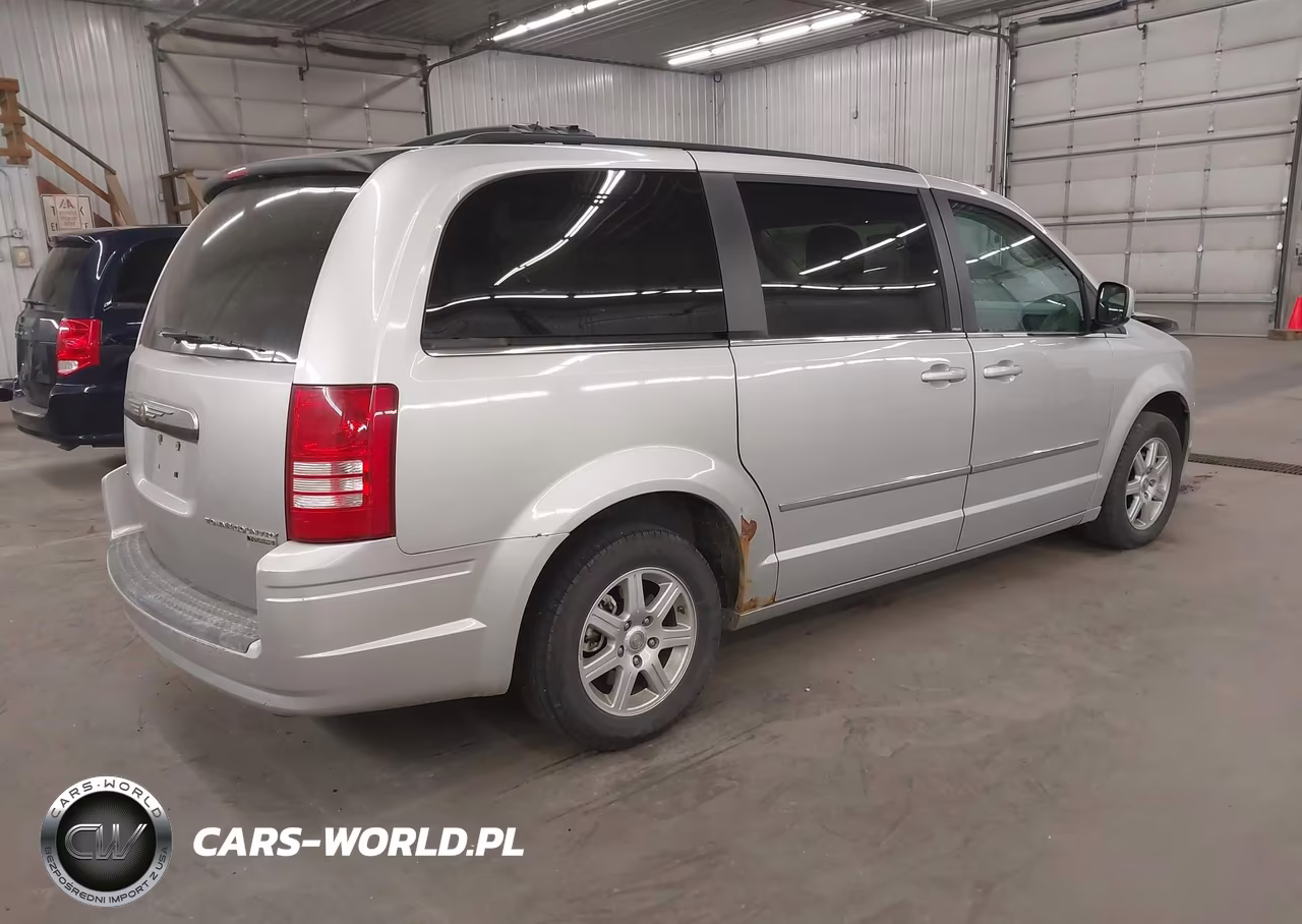 2010 Chrysler Town & Country Touring VIN:2A4RR5DX1AR345427 - 4